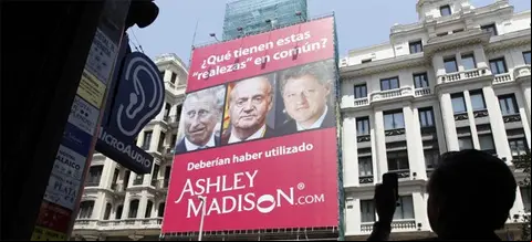 Imagen del Rey usada en la polémica publicidad de una agencia de relaciones extramatrimoniales