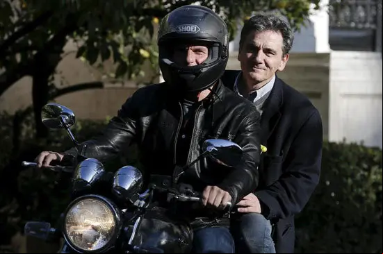 varouTsakalotos