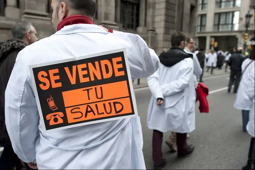 Protesta-contra-los-recortes-e_54366828893_54028874188_960_639