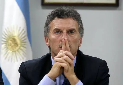 MACRI-MANOS-JUNTAS-MUY-SERIO-MB1