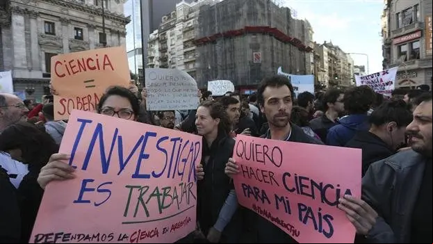 debate-por-el-presupuesto-2292735h350