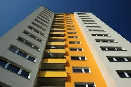Modernes Wohnhaus in der Stadt