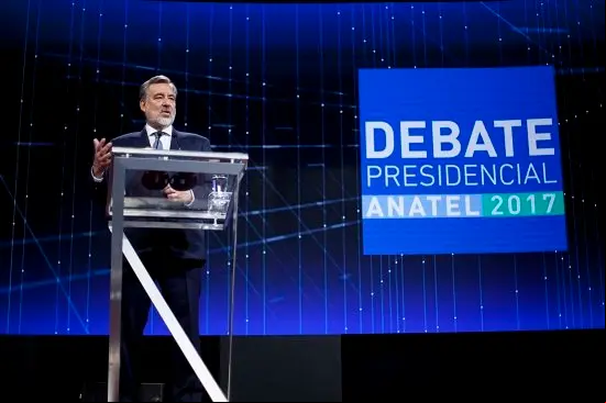Santiago, 11 de Diciembre del 2017
Los candidatos a la presidencia Alejandro Guillier y Sebastian Piñera, en el último debate presidencial en la carrera por el sillón presidencial.
FOTO: Jose Francisco Zuñiga/ JF Image Pro