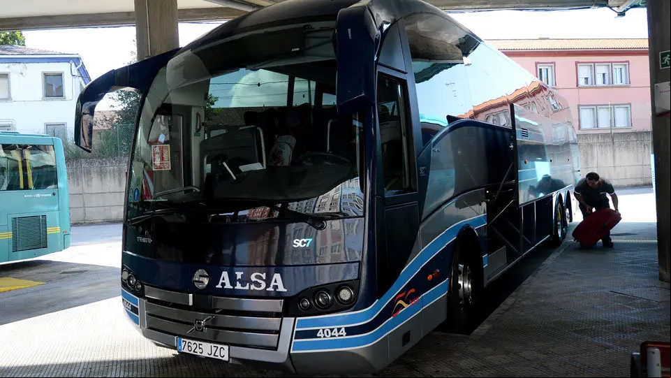 Buses de ALSA y Tranvias de Ferrol