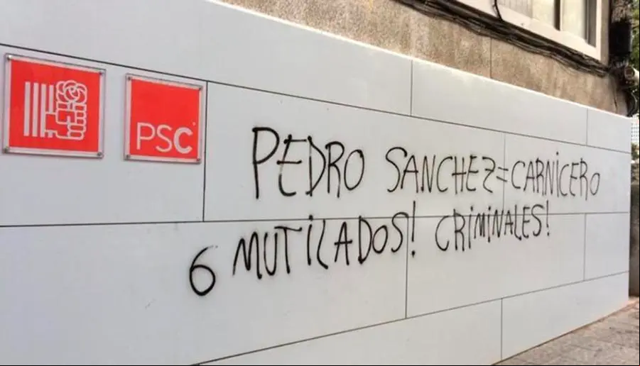 Pintada en una sede del PSC en Tarragona