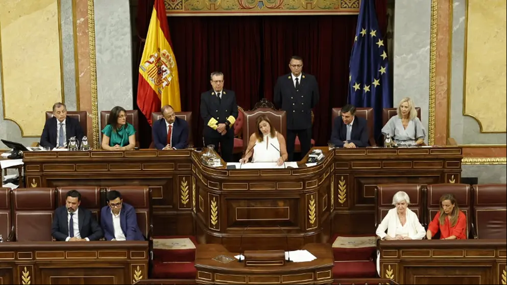 Mesa_congreso
