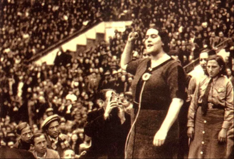 Julia Álvarez Resano en el mitin del Frente Popular en Las Ventas (8 de marzo de 1936)