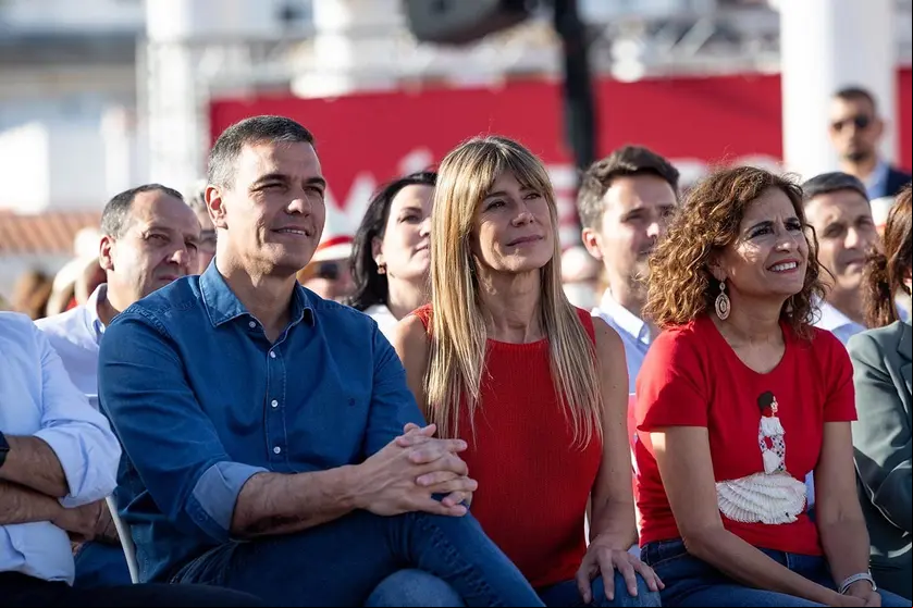 Pedro Sánchez, Begoña Gómez y María Jesús Montero