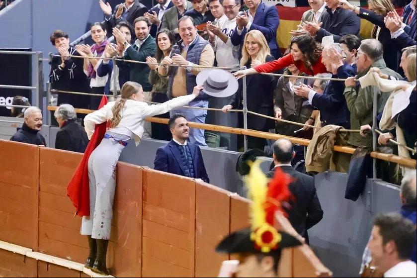ayuso_toros