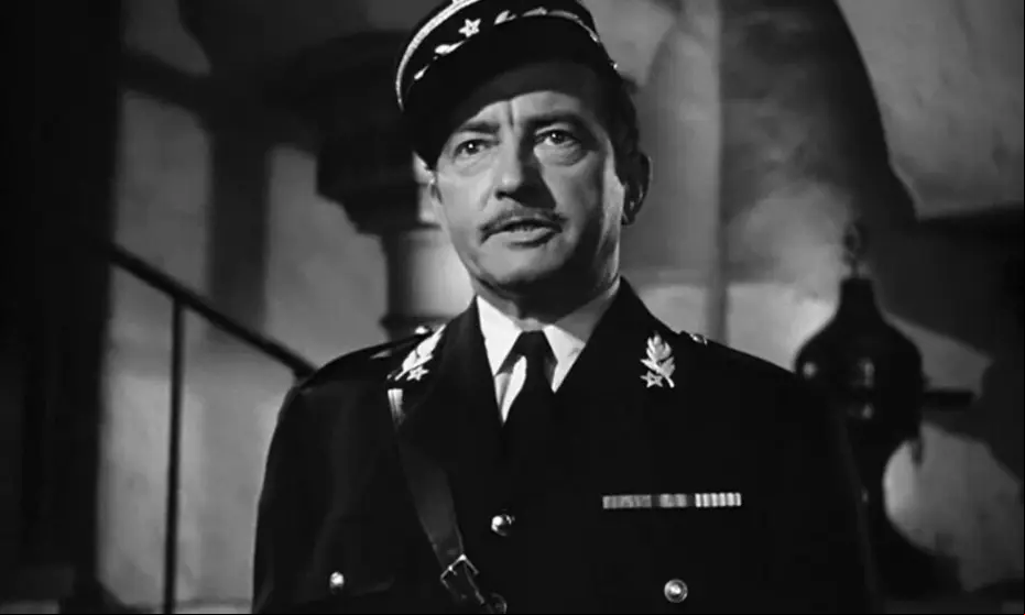 capitán Renault