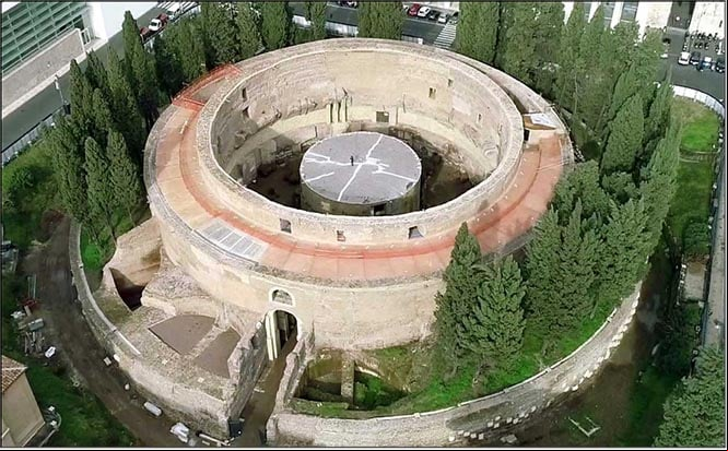 Mausoleo de Octavio Augusto en el Campo de Marte (Roma)