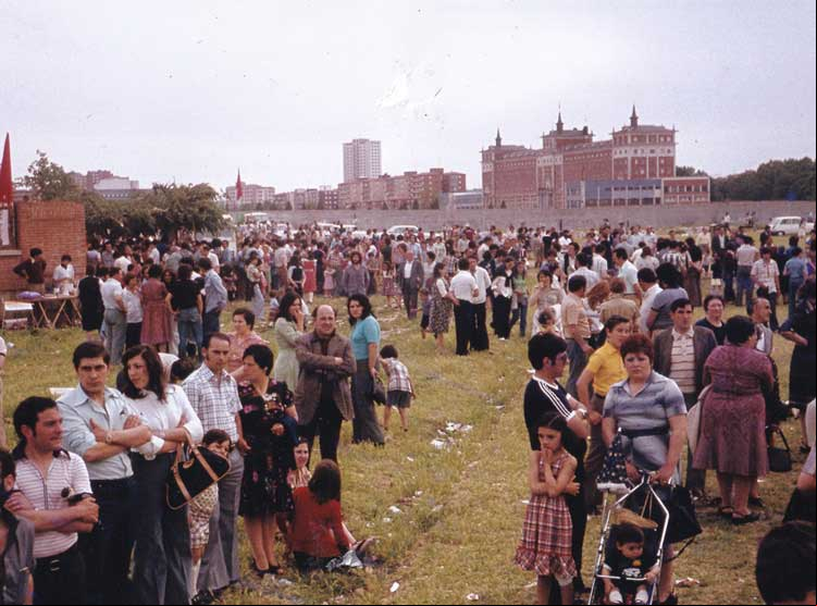 Foto-4-Ocupación-por-el-vecindario-de-los-terrenos-que-estaban-destinados-a-viviendas.bbb