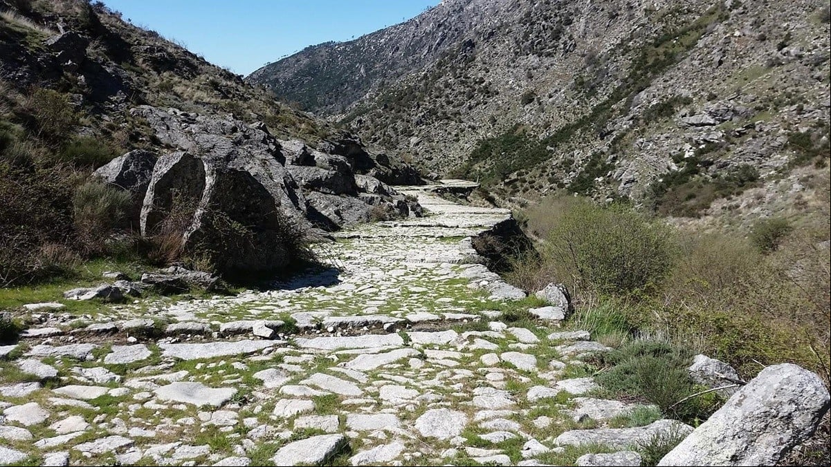 Calzada romana del Puerto del Pico