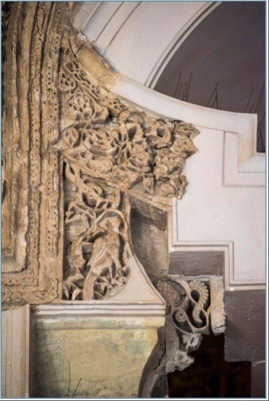 Imagen insólita en la decoración musulmana con un pájaro
