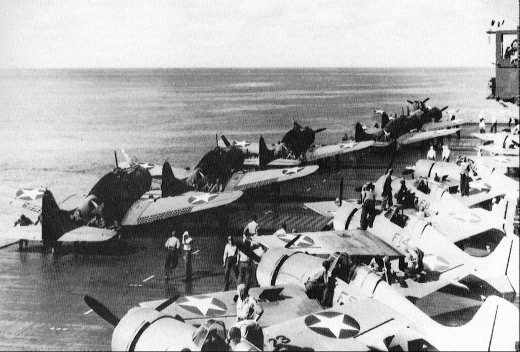 USS_Enterprise_flight_deck_15_May_1942